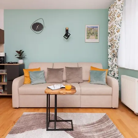 Daire Subtle And Cosy With Furnished Balcony In By Renters *
