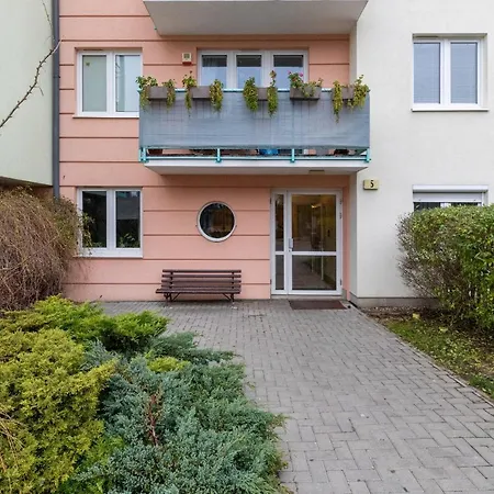 Subtle And Cosy With Furnished Balcony In By Renters Γκντανσκ