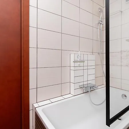 Subtle And Cosy With Furnished Balcony In By Renters Gdaňsk